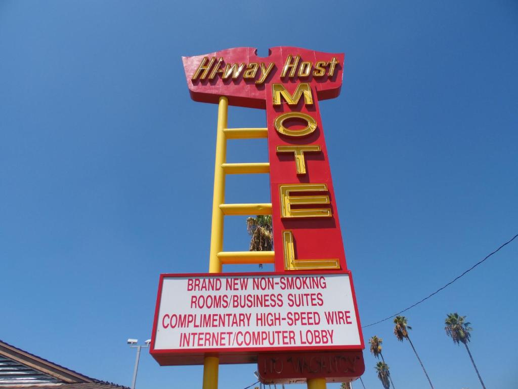 Hi-Way Host Motel Main image 2